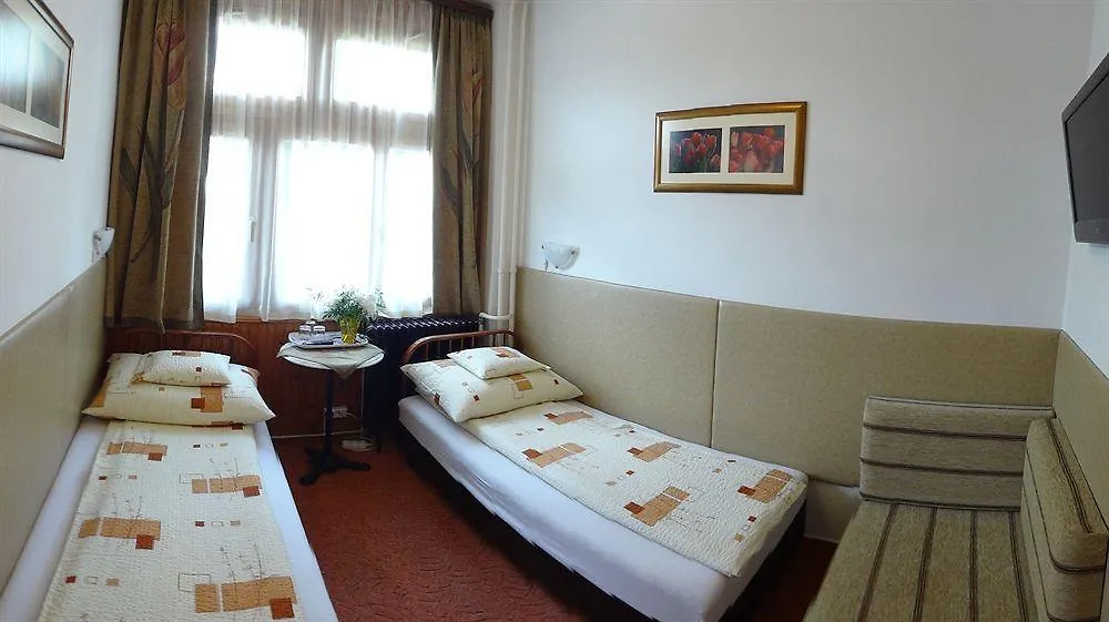 Bai Panzio Hotel Budapest Guest house